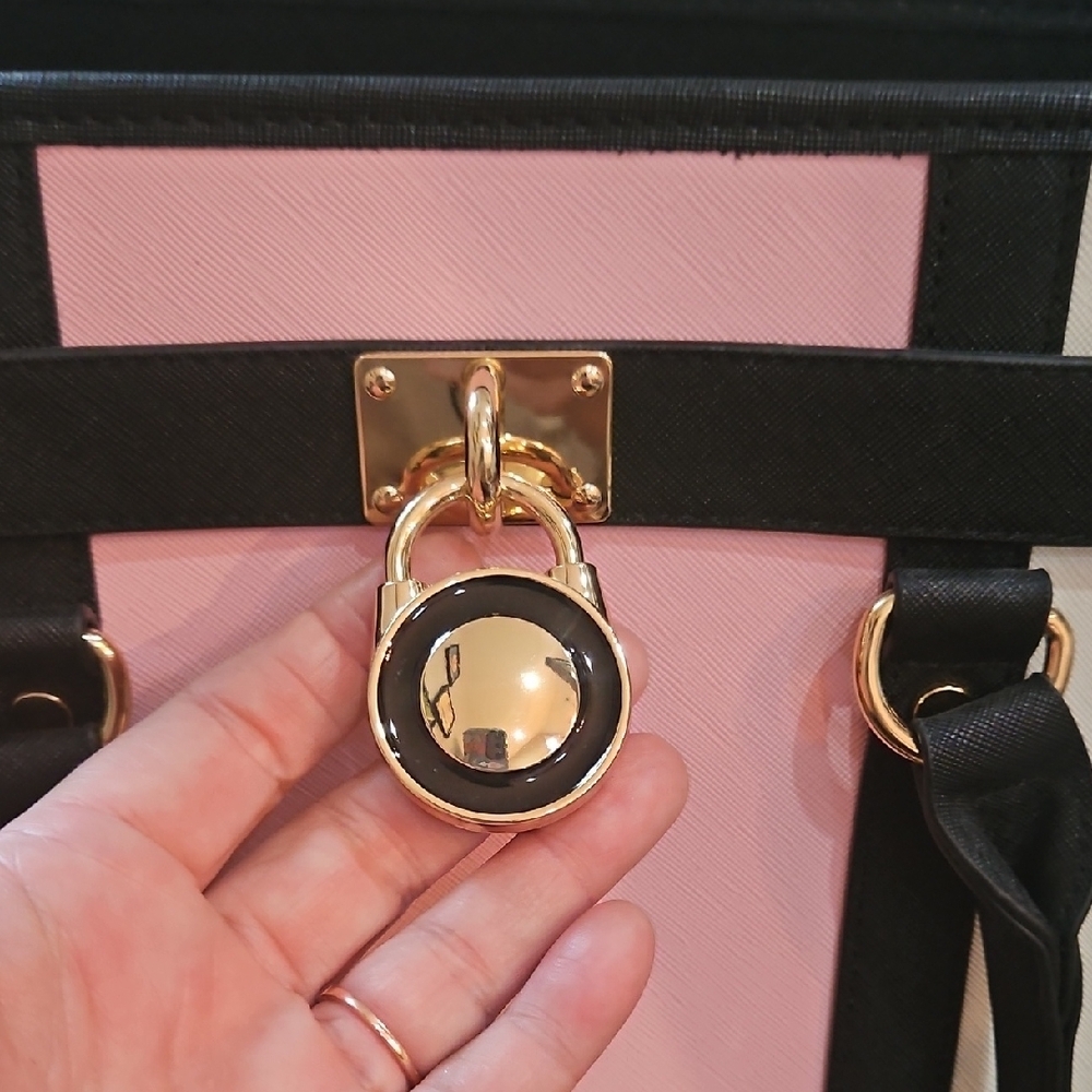 Elegant DS Black, Pink, and White Large Handbag with Gold Accents.... - Picture 9 of 9